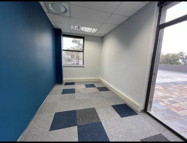 3,440M² OFFICE FOR SALE IN PARKTOWN